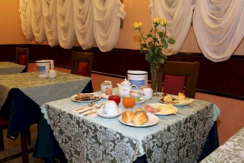Mokinba Hotels King