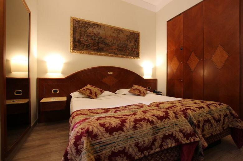 Mokinba Hotels King