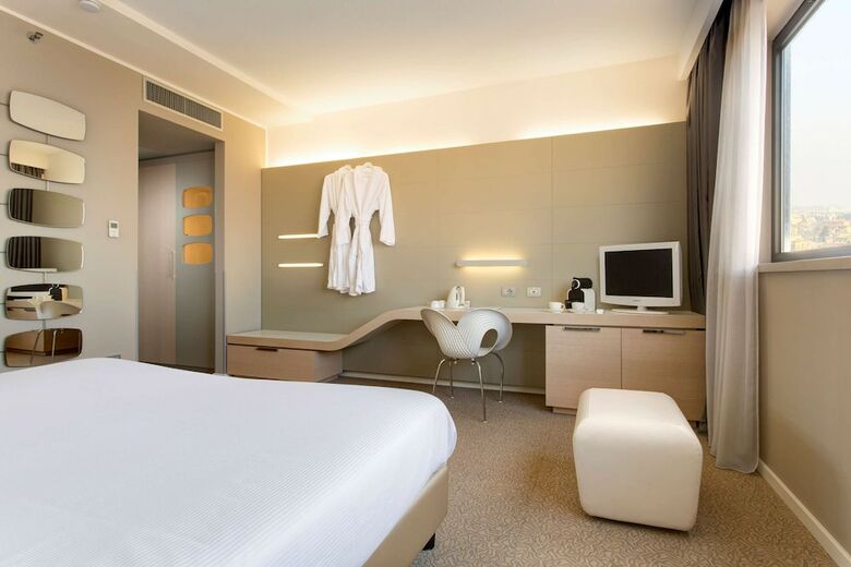 Hotel B4 Bologna Tower