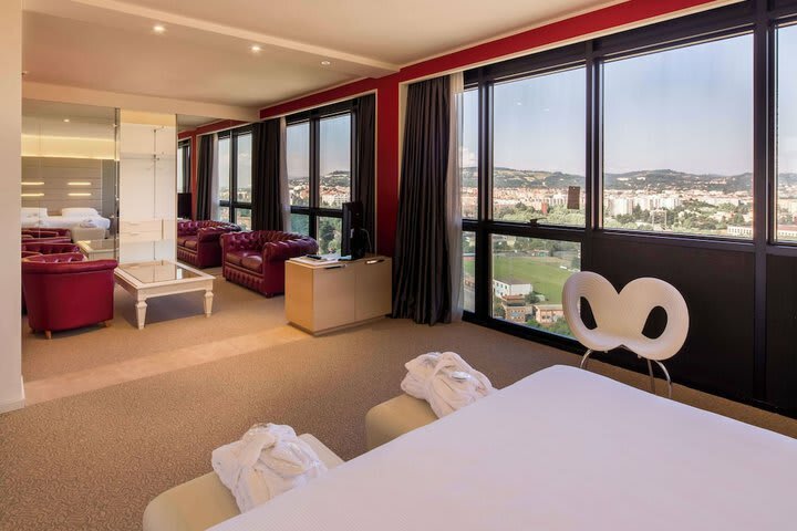 Hotel B4 Bologna Tower