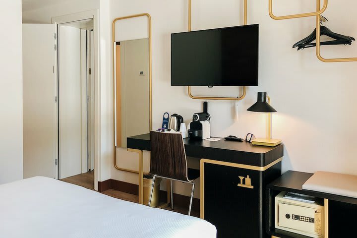 Hotel Tritone