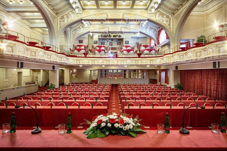 Hotel Ambassador-zlat� Husa