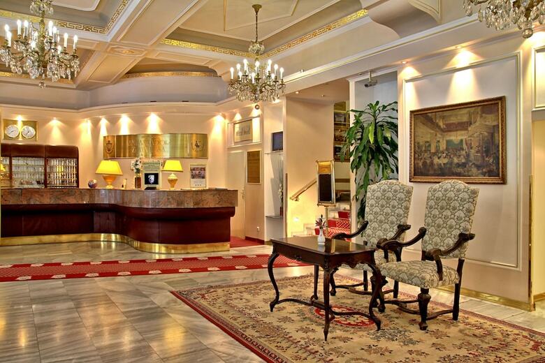 Hotel Ambassador-zlat� Husa