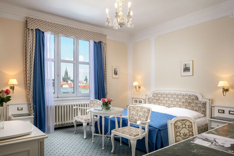 Hotel Ambassador-zlat� Husa