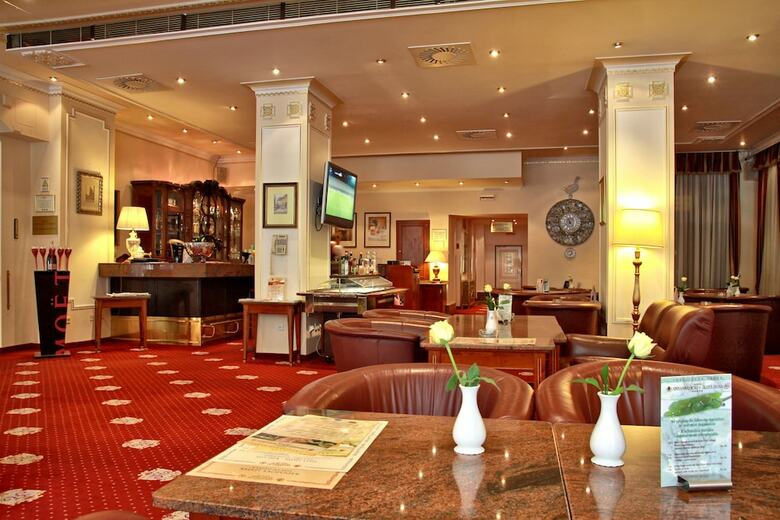 Hotel Ambassador-zlat� Husa