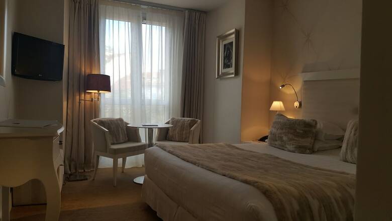 Hotel Renoir