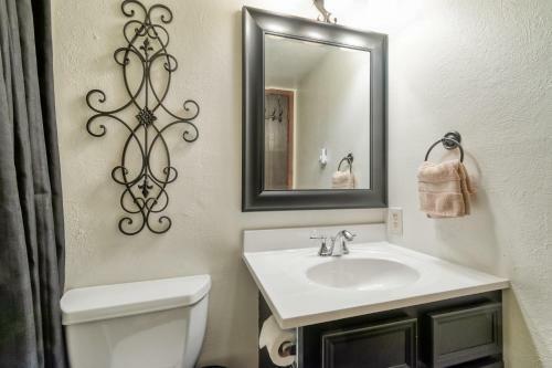 Redwood Commons B12