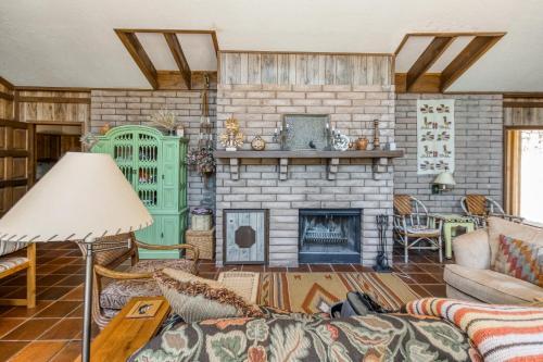 Elk & Deer View Home