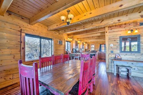 Pet-friendly Cloudcroft Cabin Walk To Shops And Food!