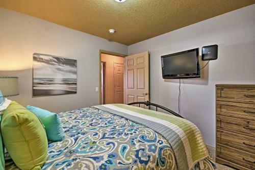 Spacious Bernalillo Home With Patio And Mountain Views!