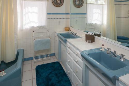 Bed & Breakfast Casa Blanca Inn And Suites