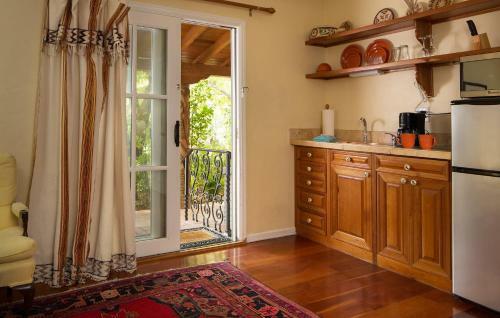 Bed & Breakfast Casa Blanca Inn And Suites