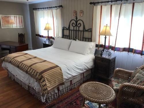 Bed & Breakfast Casa Blanca Inn And Suites