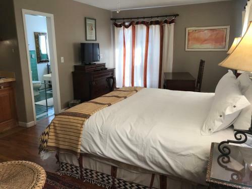 Bed & Breakfast Casa Blanca Inn And Suites