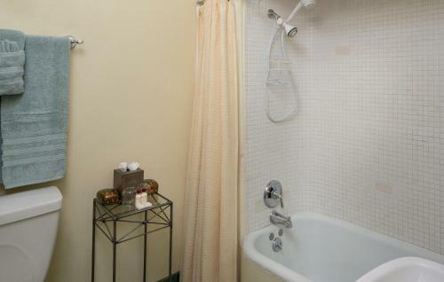 Bed & Breakfast Casa Blanca Inn And Suites