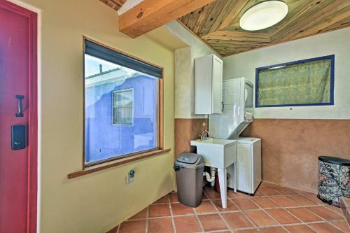 Cozy Blue Adobe With Steam Room 2 Mi From Taos!
