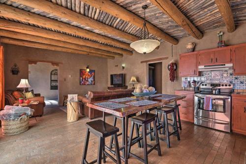 Adobe Home In Taos Area With Mtn View And Courtyard!