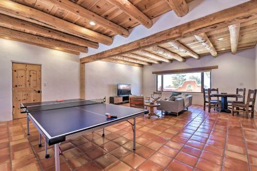 Updated El Prado Home With Game Room And Mtn Views