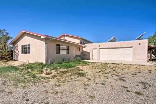 Secluded Desert Home With Fire Pit 3 Mi To Taos