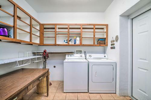 Adobe Home With Screened Patio - 3 Mi To Nmsu!