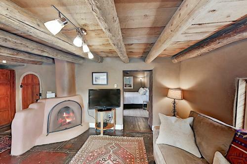 Apartamento Luxe 2-unit Hideaway - Historic Suite & Casita Duplex