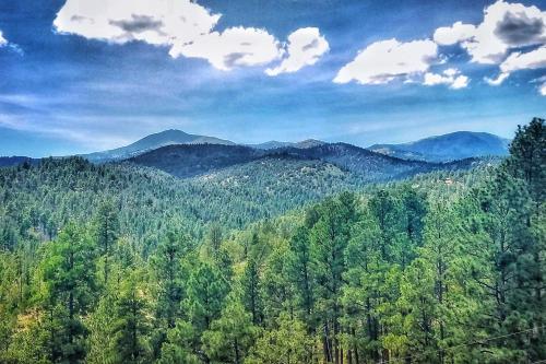 Cabin With Mtn Views, 2 Miles To Grindstone Lake