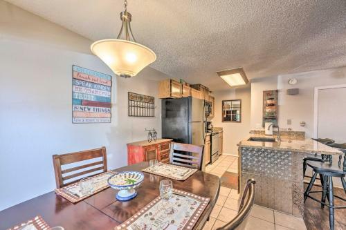 Apartamento Cozy Retreat With Deck - 2 5 Mi To Cedar Creek!