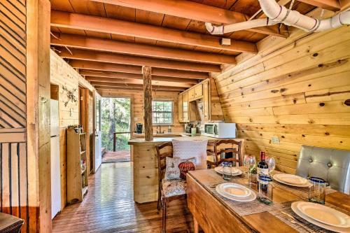 Quirky, Secluded Ruidoso Cabin 18mi To Ski Apache