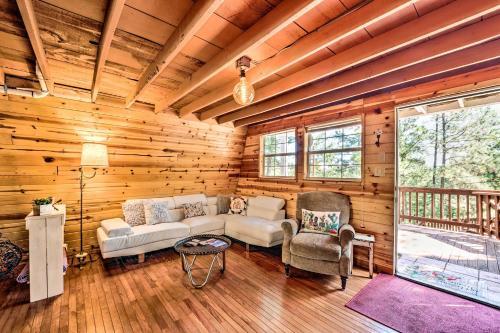Quirky, Secluded Ruidoso Cabin 18mi To Ski Apache