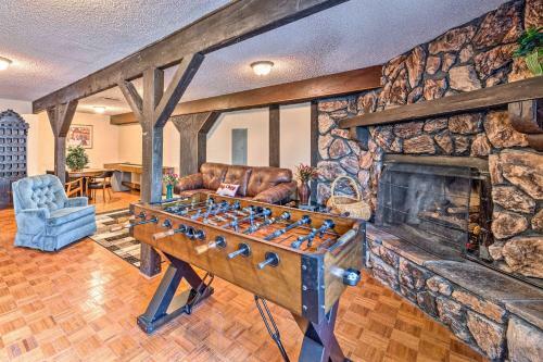 Apartamento Modern Mtn Condo Game Room, Bbq, Fireplaces!