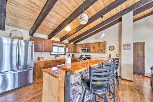 Apartamento Modern Mtn Condo Game Room, Bbq, Fireplaces!
