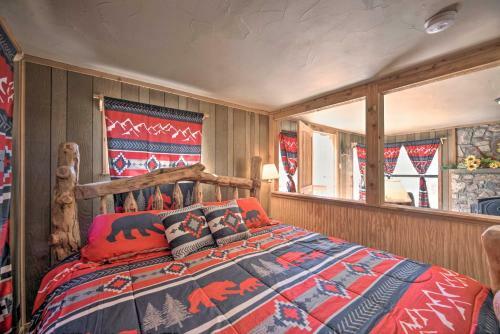Apartamento Ruidoso Getaway With Deck - Walk To Downtown!