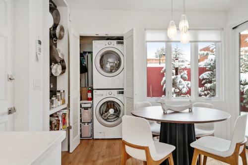 Casa Rojo - Sleek And Comfortable, Blocks From The Plaza