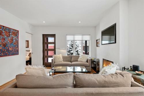 Casa Rojo - Sleek And Comfortable, Blocks From The Plaza