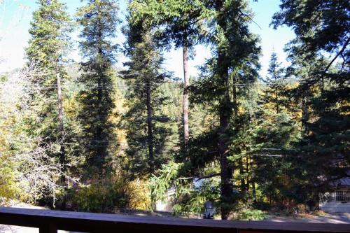 River Sounds Retreat