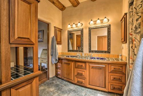 Stunning Santa Fe Sw-style Getaway With Indoor Pool!