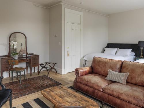 Stewart House Hotel