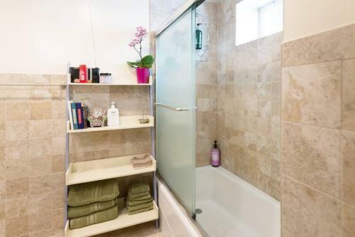 Apartamento Pvt Studio With Full Bath & Sauna. 24/7 Self Check-in.