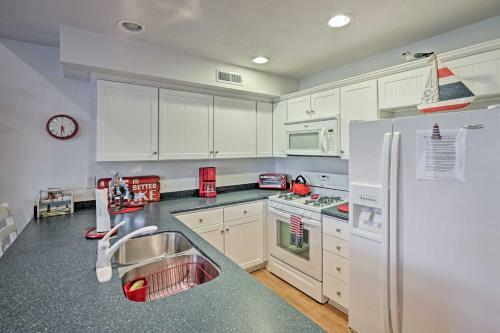 Townhome With Attached Boathouse On Alexandria Bay!