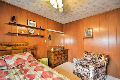 Bright Springer House With Patio And Orchard Views!