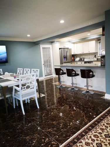 The Best Location Of Bayside House