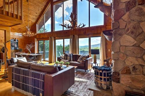 Catskill Chalet Cabin About 3 Mi From Belleayre Resort!