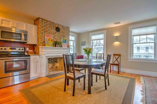 Apartamento Bright 2nd-floor Apt - Half Mi To Greenport Harbor!