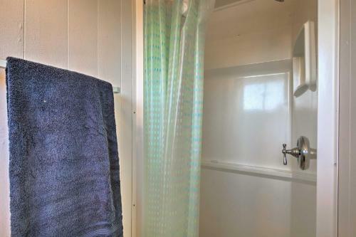 Apartamento Cozy Fire Island Studio With Deck, Walk To The Beach