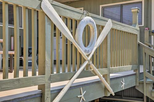 Apartamento Cozy Fire Island Studio With Deck, Walk To The Beach