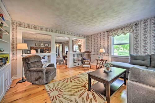 Historic Farmhouse With Deck In The Catskills!