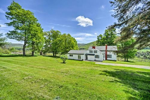 Historic Farmhouse With Deck In The Catskills!