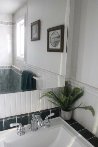 The Stony Brookside Bed & Bike Inn