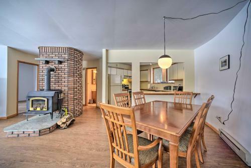 Cozy Catskills Getaway With Yard And Mtn Views!
