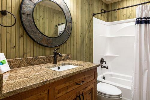 Cool Stream Lodge Cabin